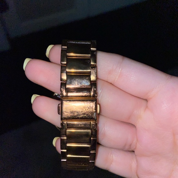 Rose gold Michael Kors watch - Picture 3 of 4